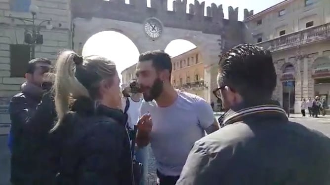 Salvini chiama l'agente offesa a Verona: "Poliziotti si rispettano"