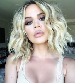 Khloé Kardashian, le immagini hot 13