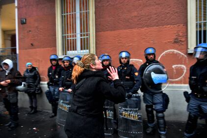 Scontri durante lo sgombero 9
