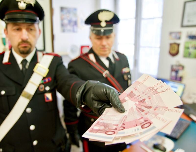 Le banconote fac-simile che "fregano" i cambia valute 3