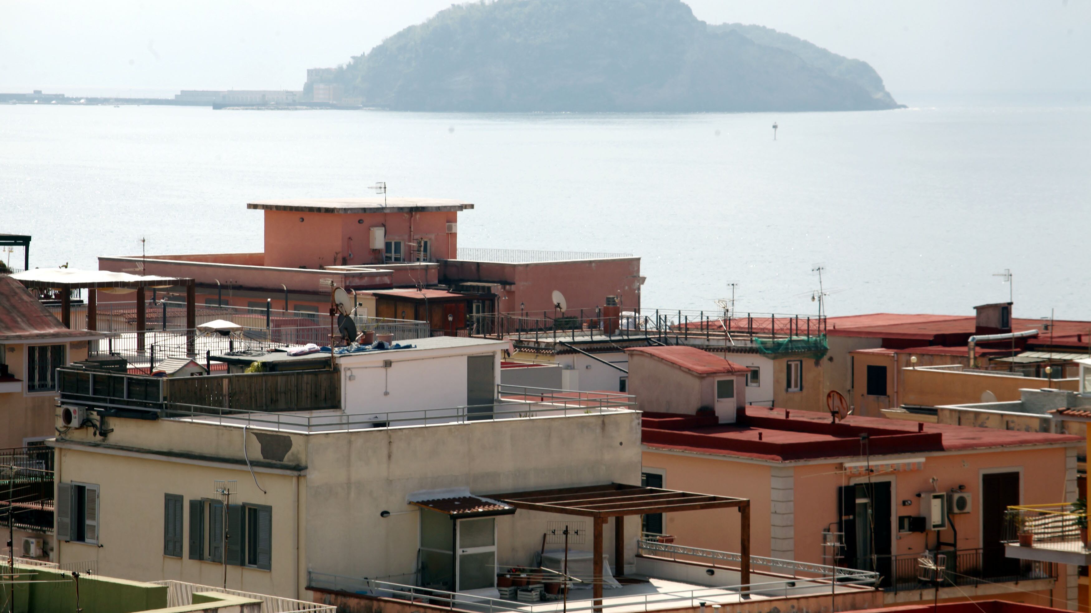 "Ce sta 'o mar for". Dentro al vero carcere che ha ispirato la fiction