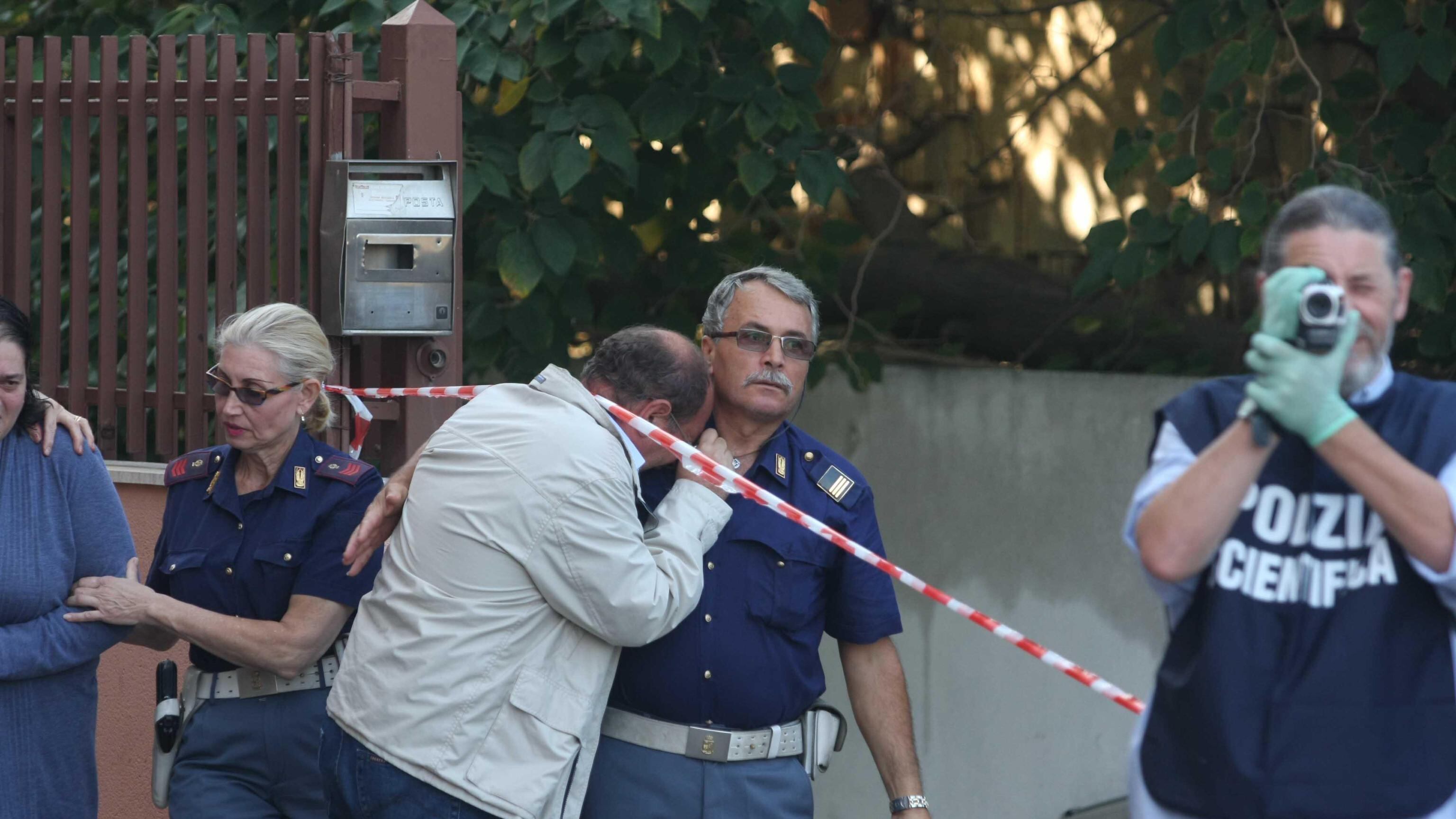 Palermo, morta 17enne accoltellata in casa