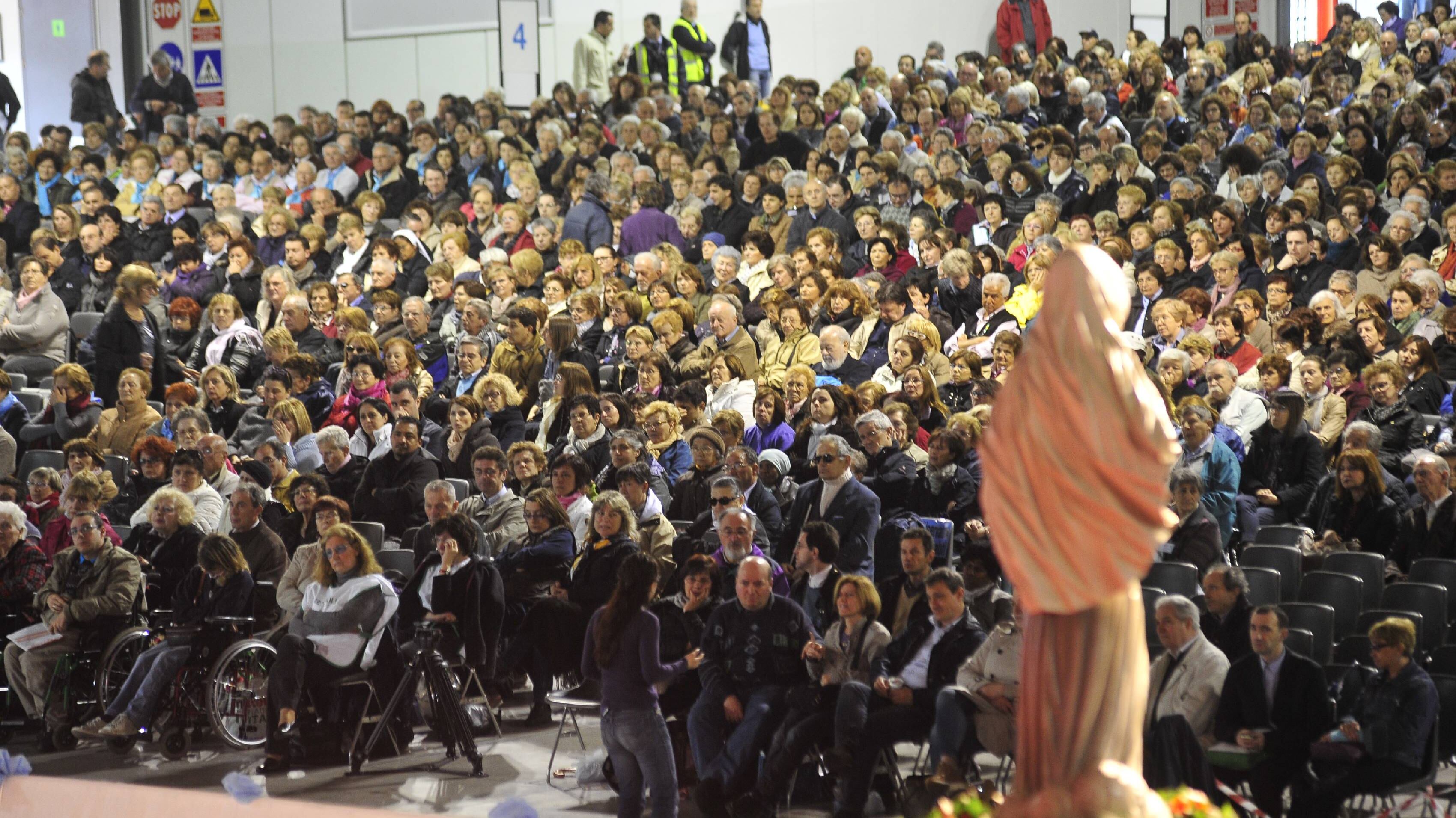 Medjugorie a Milano: diecimila fedeli davanti alla Madonna