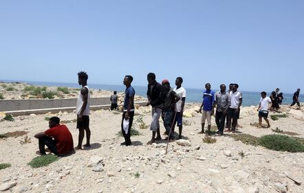 Naufragio in Libia: 100 dispersi. Tra le vittime bambini 2