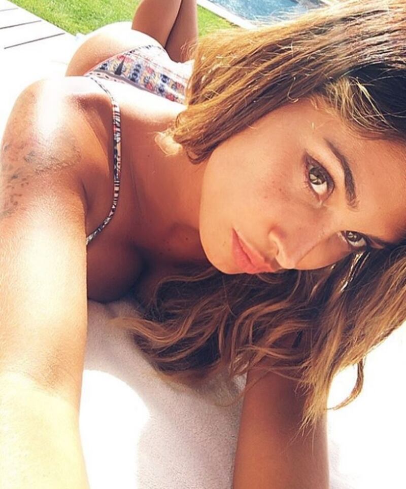 Belen Rodriguez: le foto sexy del lato b 3
