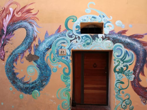 I "muri dipinti" di Dozza: il mosaico di tante anime