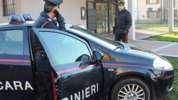Vessava madre e sorelle "troppo occidentali": allontanato straniero