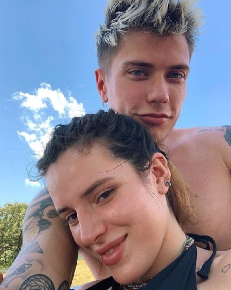 Bella Thorne, le foto più sexy 11