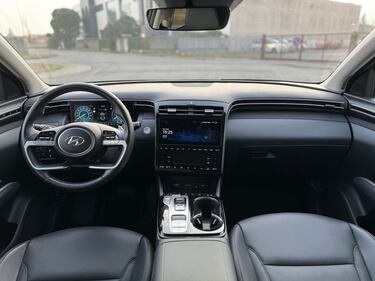 Hyundai Tucson PHEV: guarda la gallery del SUV ibrido plug-in con 265 CV 17