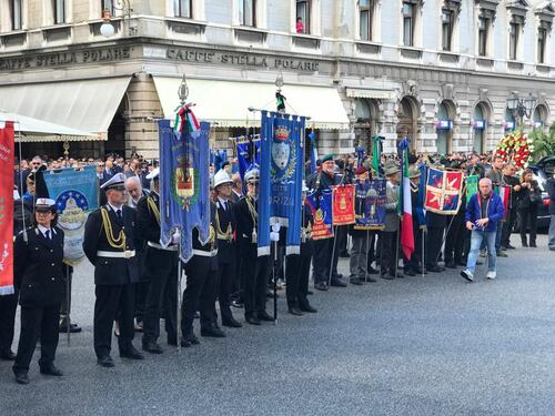 Sparatoria Trieste, il cordoglio ai funerali dei due agenti uccisi