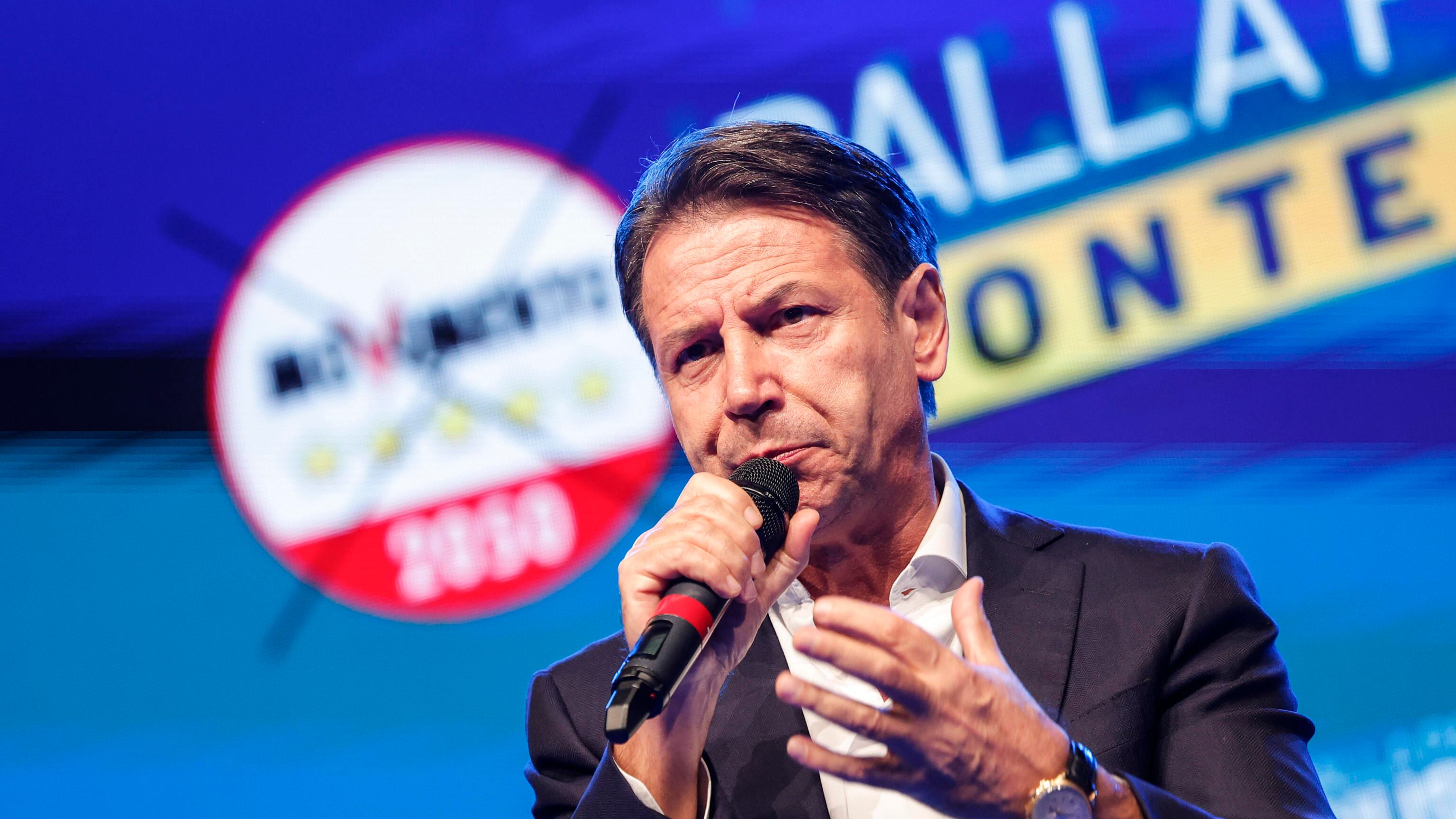 "Italia sarà marginale", "Ci scredita all'estero". Scontro Conte-Fdi