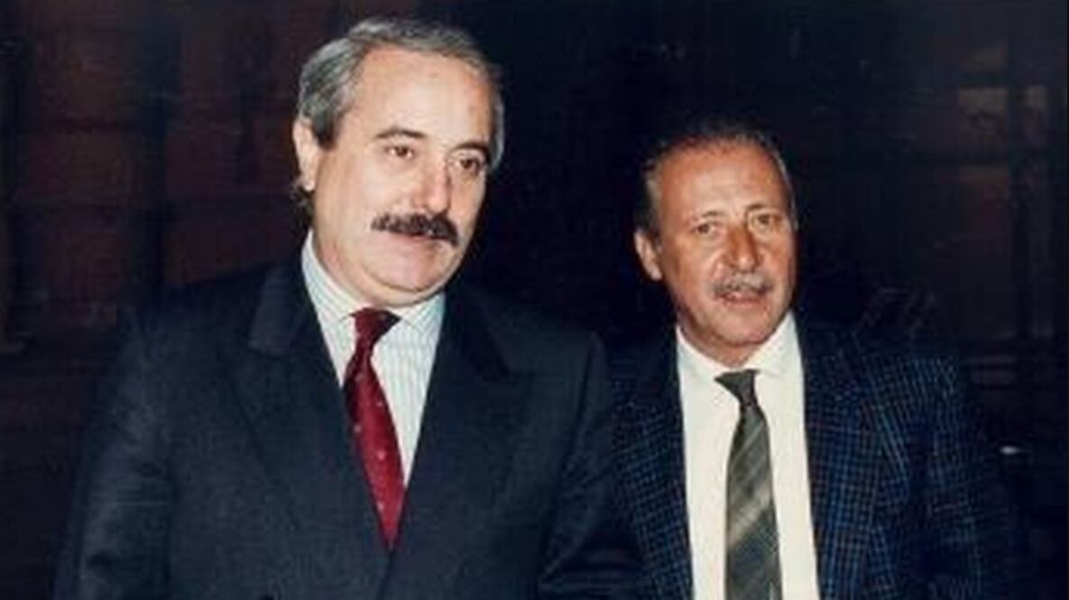 Antimafia a pezzi, giù le mani da Falcone