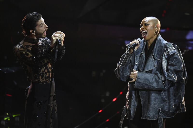 Sanremo 2024: ecco il look della quarta serata del Festival dei Santi Francesi 1