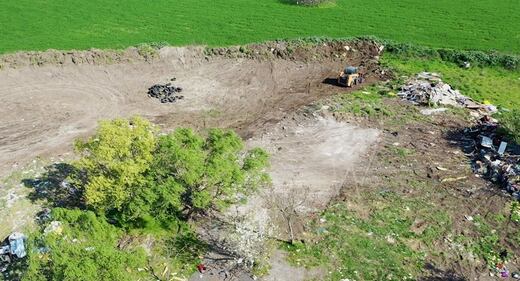 Acerra, rifiuti nel campo rom smantellato: nel mirino le operazioni di pulizia 8