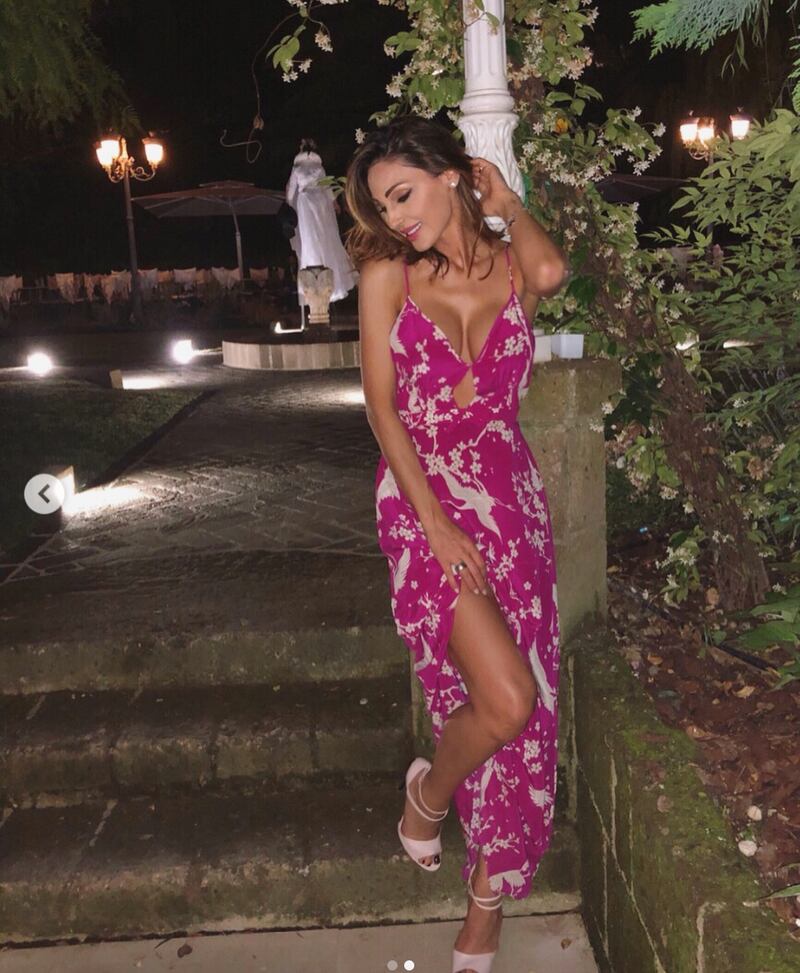 Anna Tatangelo sexy su Instagram 5