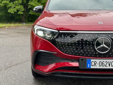 Mercedes EQA 300 4Matic: guarda la gallery del crossover elettrico premium 5