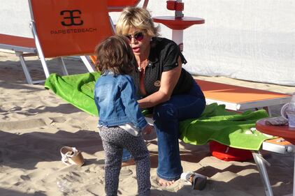 Carmen Russo, nuovo look e vita da mamma 4