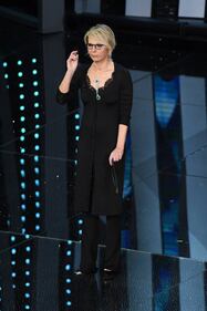 Sanremo 2017, gli outfit sexy della seconda serata 26