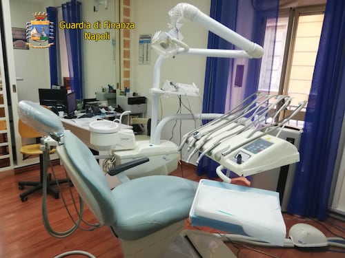 Tra condizioni precarie e nessun titolo: scoperti due falsi dentisti