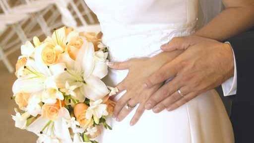 Cambia sesso dopo nozze: "Non è divorzio imposto"