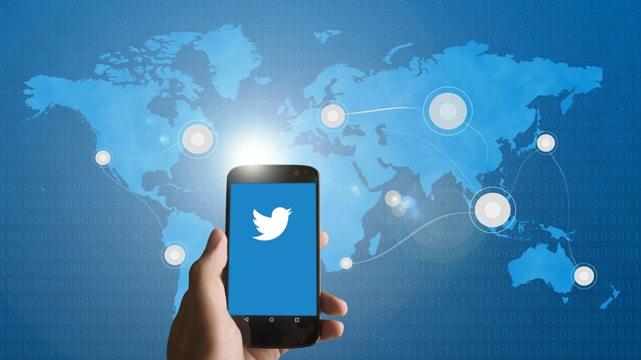 Stelle, cuori, parolacce: la reazione dei vip alla "scomparsa" della spunta blu di Twitter