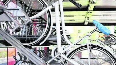 Inaugurate velostazioni alla Bicocca: hanno spogliatoi e attrezzature per le bici