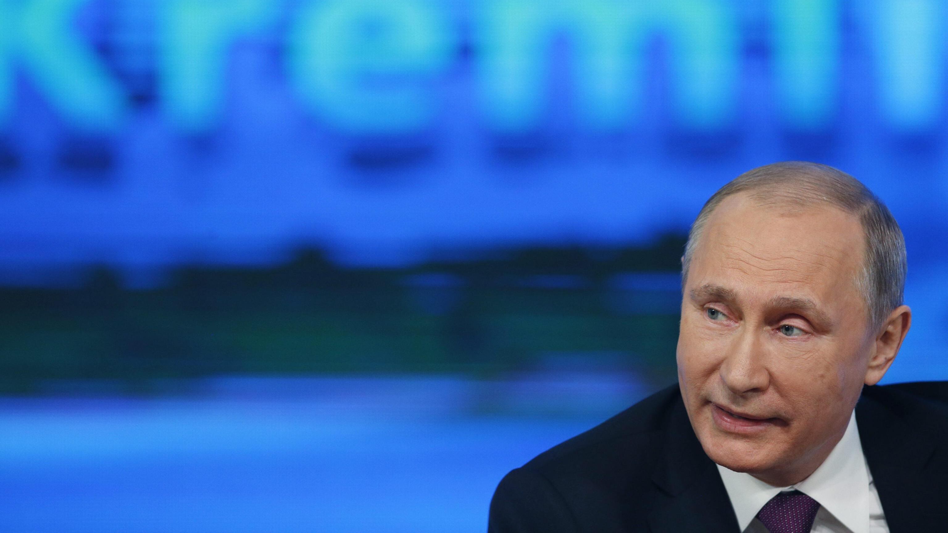Crisi, Putin rassicura la Russia: "Rublo si risolleverà in due anni"