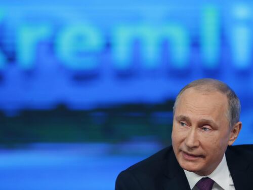 Crisi, Putin rassicura la Russia: "Rublo si risolleverà in due anni"