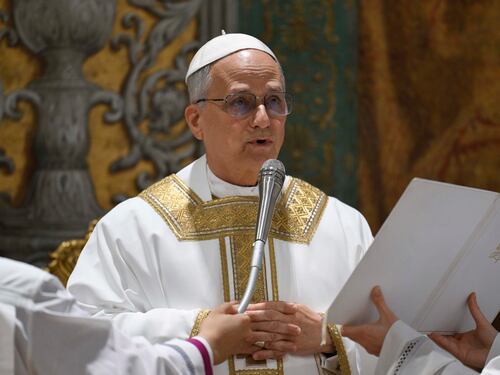 Prima messa per Leone XIV in Cappella Sistina: "Gesù ridotto a superman è ateismo di fatto"