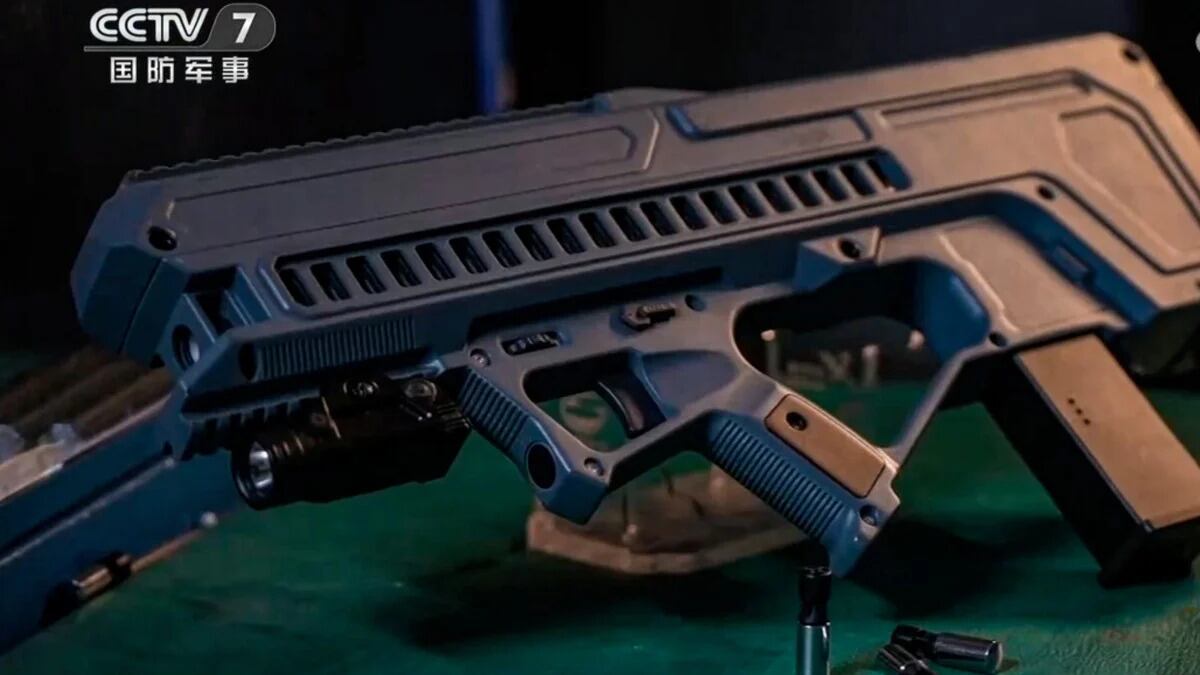 Una pistola per le operazioni stealth: come funziona l'arma cinese elettromagnetica