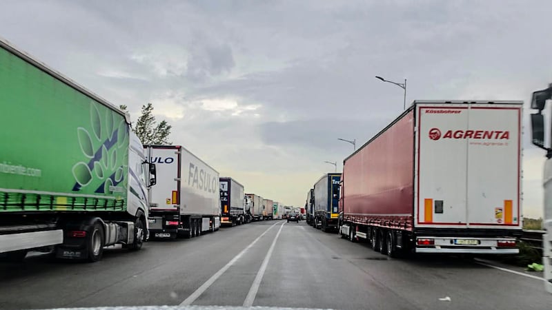 Blocco merci, il ministero dell’Interno corre ai ripari: circolazione straordinaria dei tir al Sud nel fine settimana