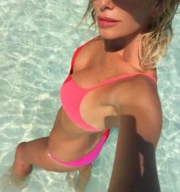 Alessia Marcuzzi seducente in bianco e nero  2