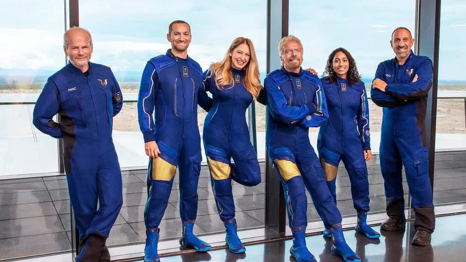 Branson in orbita, inizia l'era del turismo spaziale