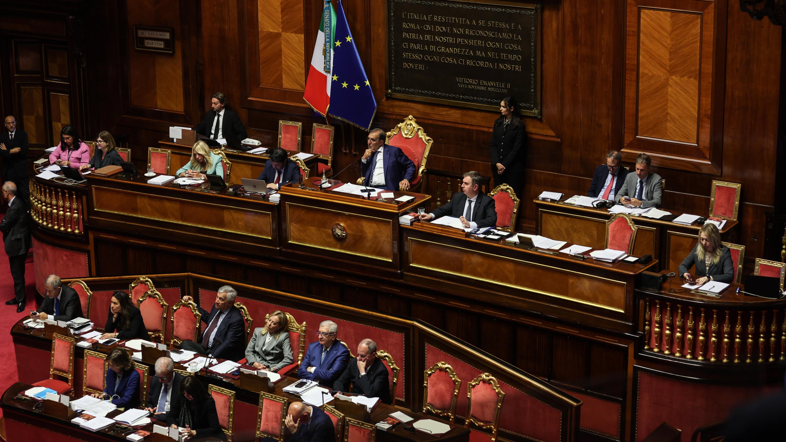 Il femminicidio è reato, Meloni: "Uniti contro la barbarie". Ma è scontro sul ddl stupro