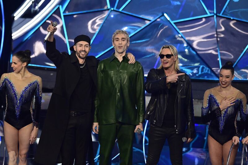 Sanremo 2024: ecco il look della quarta serata del Festival di Mr.Rain 12