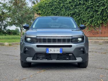 Jeep Avenger 1.2 Summit: guarda la gallery del city SUV americano 4