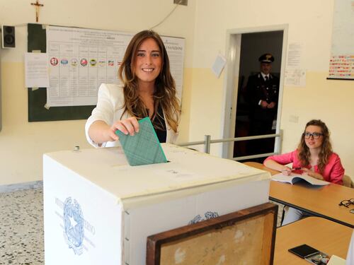 Un vecchio prof espugna il feudo della Boschi