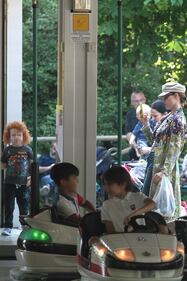 Gabriella Pession al parco con il figlio Giulio 2