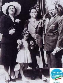 Saronno, in mostra le foto dell'infanzia del Cav 12