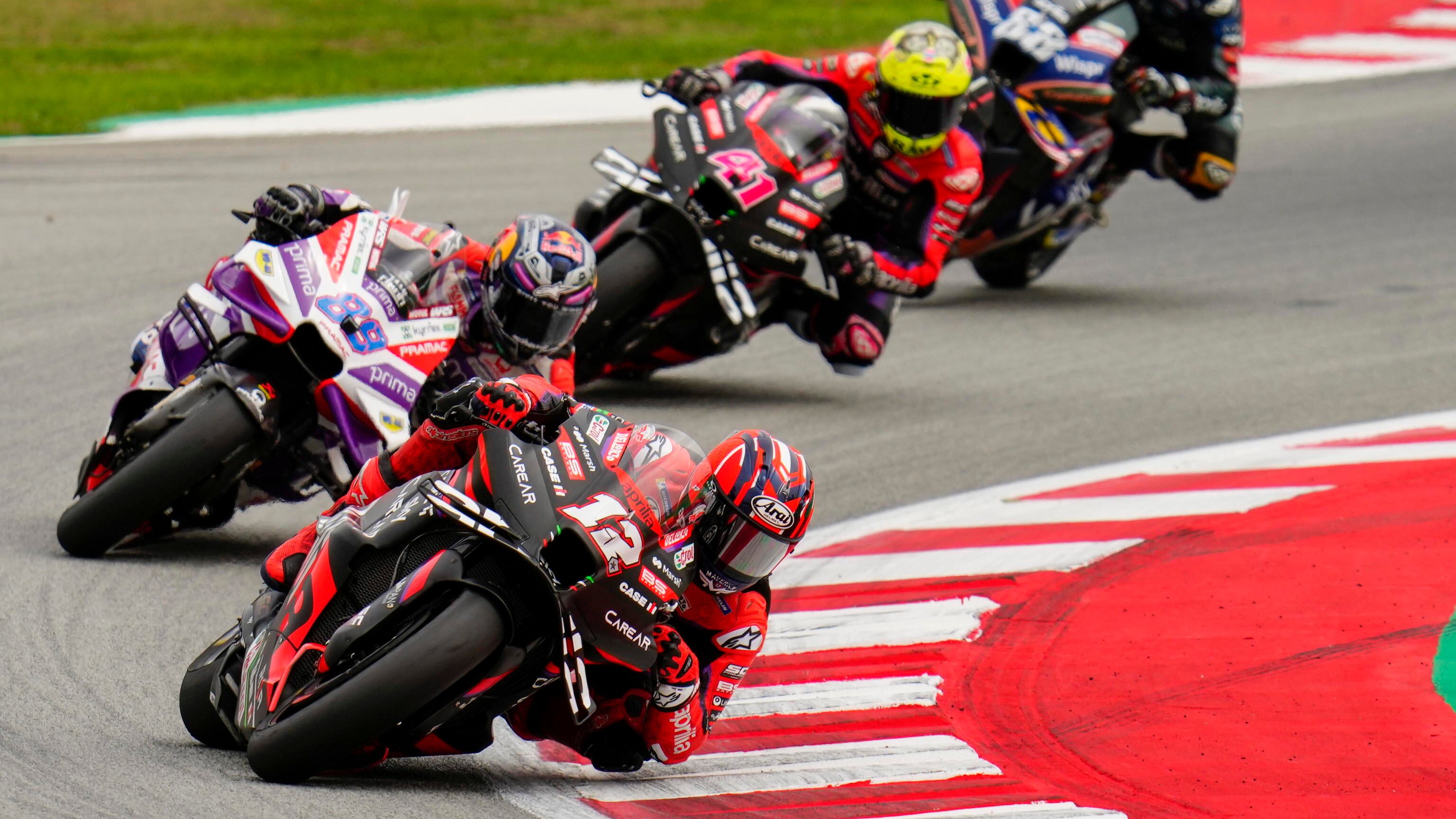 MotoGP Barcellona: doppietta per l'Aprilia, paura per Bagnaia