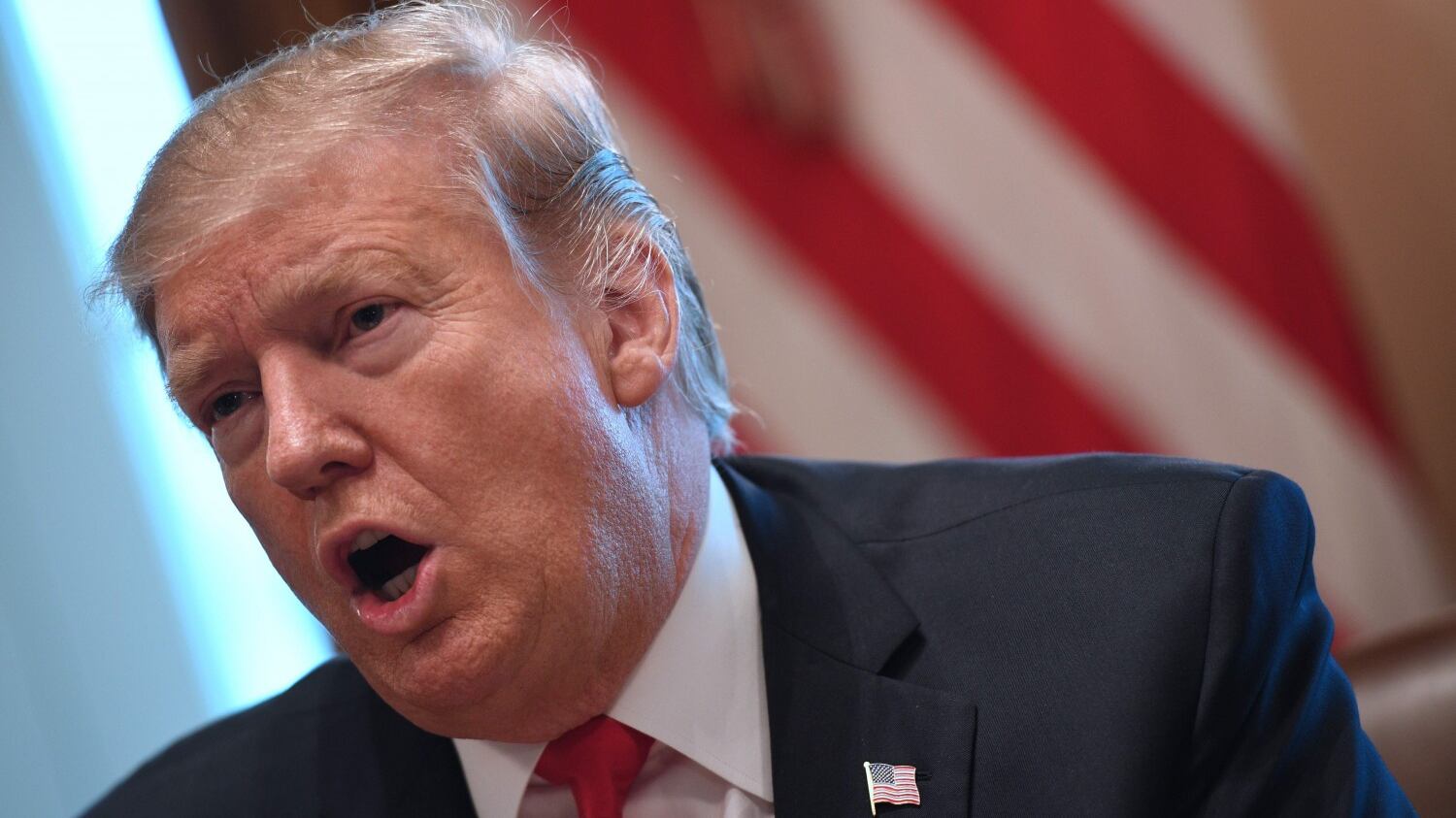 Chiude il muro e apre ai dem Con Trump 7 americani su 10