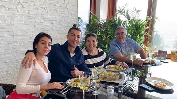 La mamma di CR7 ringrazia: "Un grande spavento, ma sto bene"