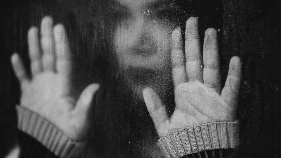 Le milanesi più colpite da ansia e depressione. Allarme adolescenti