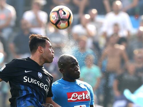 Serie A: il Napoli crolla a Bergamo, vincono Cagliari e Genoa. La Samp si salva al 95'
