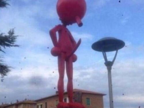 Sindaco costretto a evirare il Pinocchio superdotato