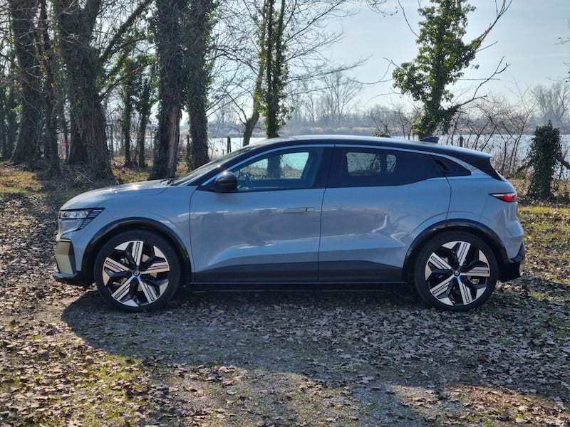 Renault Megane E-TECH: guarda le foto 10