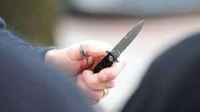 Cagliari, pusher gambiano aggredisce carabinieri armato di coltello