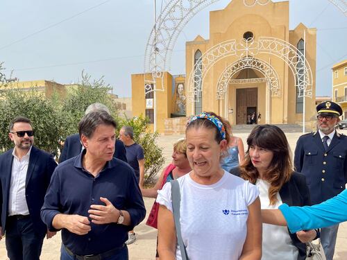 I nuovi Cpr spaccano l'opposizione. Conte contro Schlein: "Il Pd sbaglia"