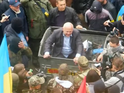 Via alle epurazioni a Kiev: i filorussi nella spazzatura