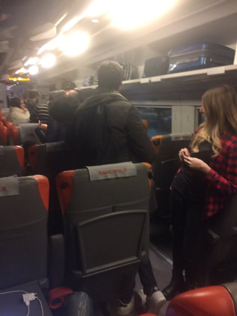 Allarme terrorismo a Termini: uomo armato di fucile giocattolo 3
